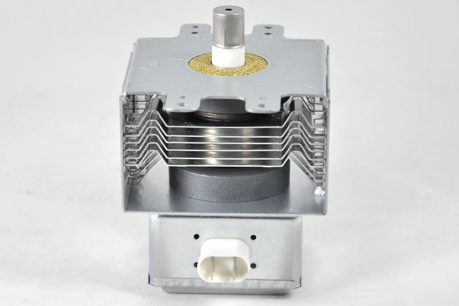 Sharp R-23AM Magnetron 2M236-M42E2